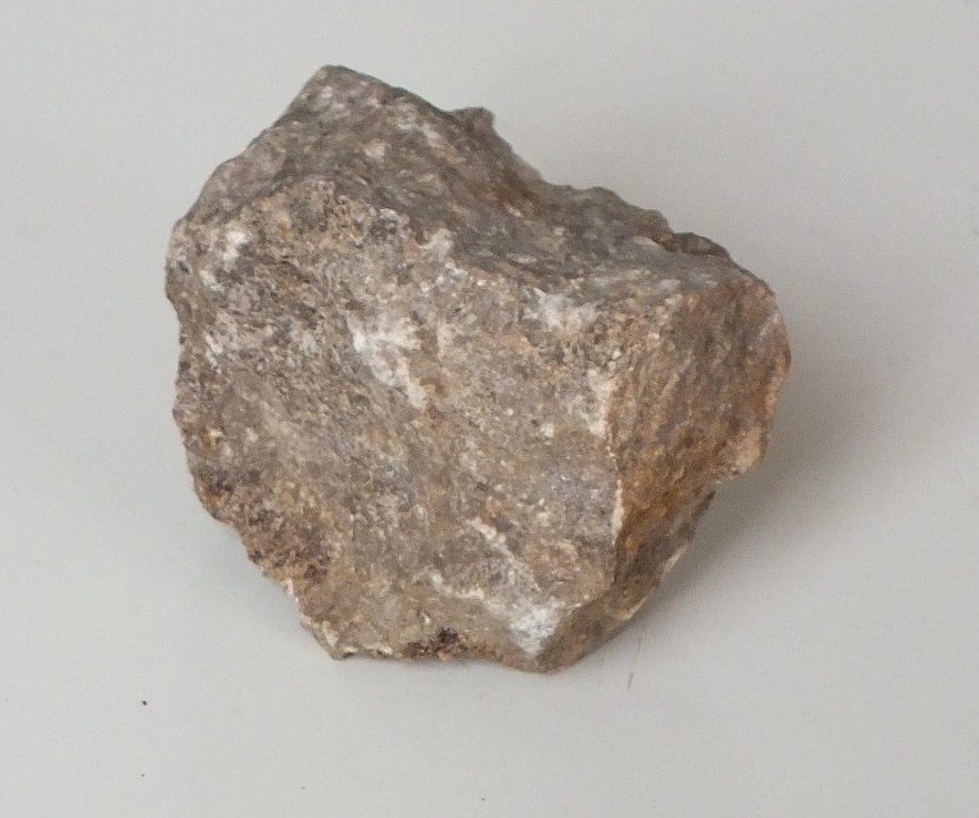 Calcite CaCO3, Apatite Ca5[(Cl,F)(PO4)3], Monazite (Cs,Le,Y,Th)PO4, Ba