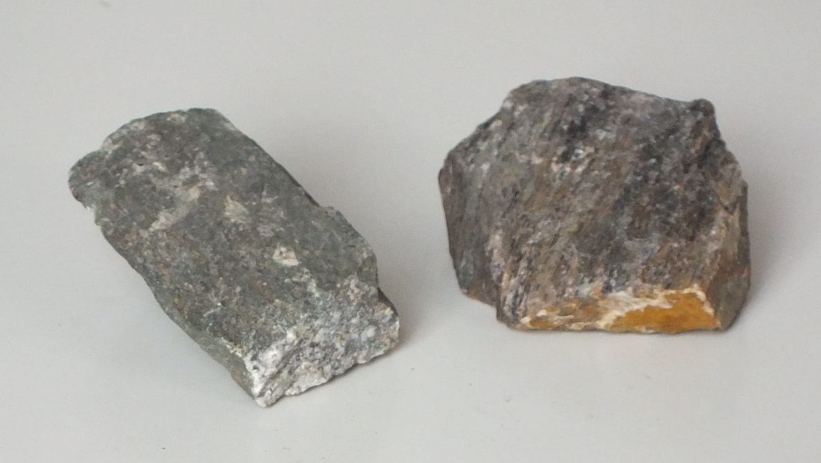 Calcite CaCO3, Apatite Ca5[(Cl,F)(PO4)3], Monazite (Cs,Le,Y,Th)PO4, Ba