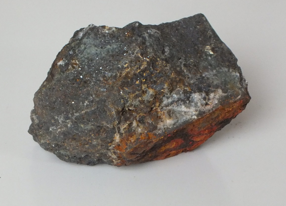 Magnetite Fe3O4, Pirite FeS2