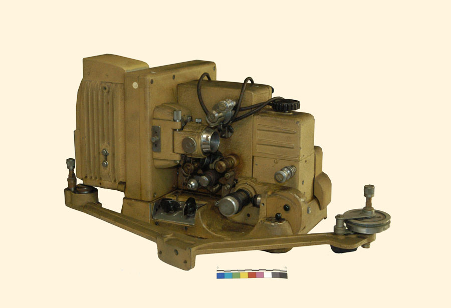 cineproiettore, Cineproiettore magnetico, MAGIS (XX secolo)