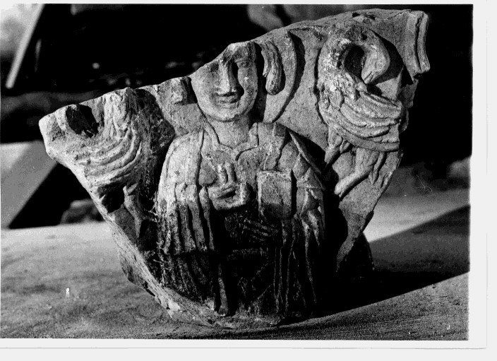 figure di santi e uccelli, figure di santi e uccelli (capitello) di Sarolo di Muro (attribuito) (sec. XIII)