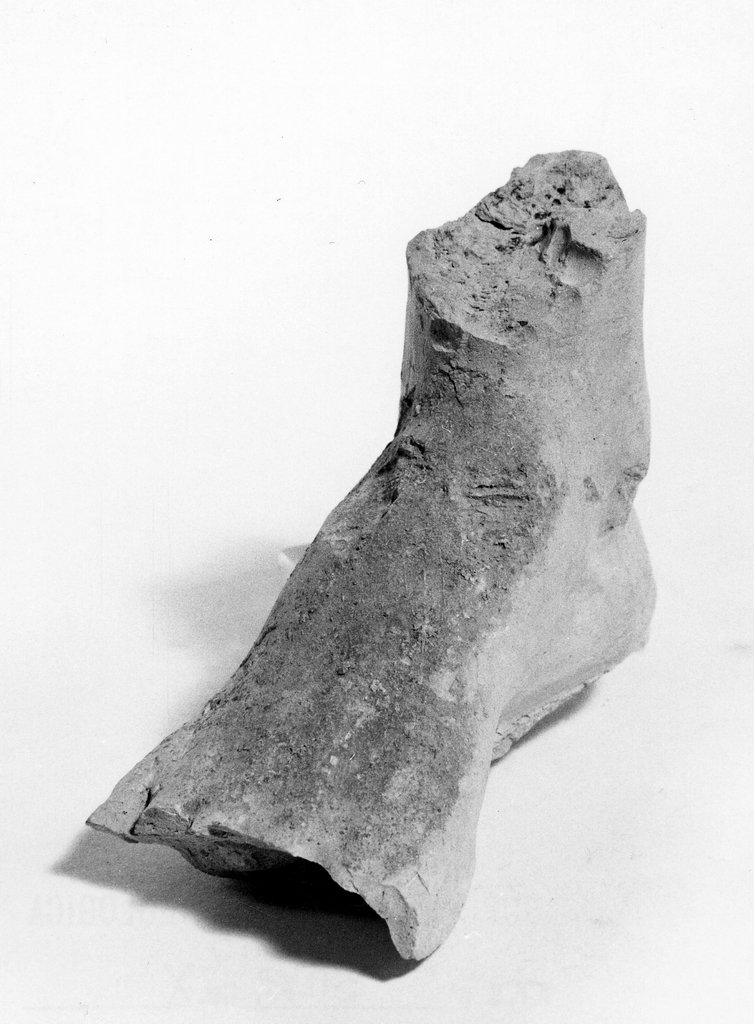 piede - produzione tarantina (fine/ inizio secc. V a.C. - IV a.C)