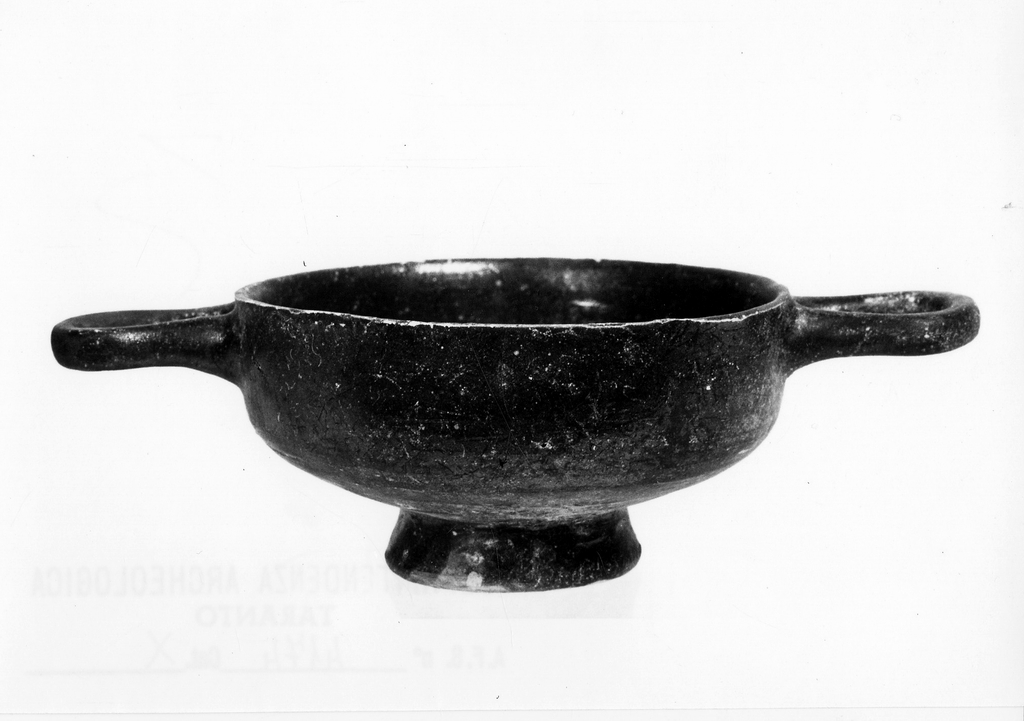 tazza - fabbrica locale (fine sec. IV a.C)
