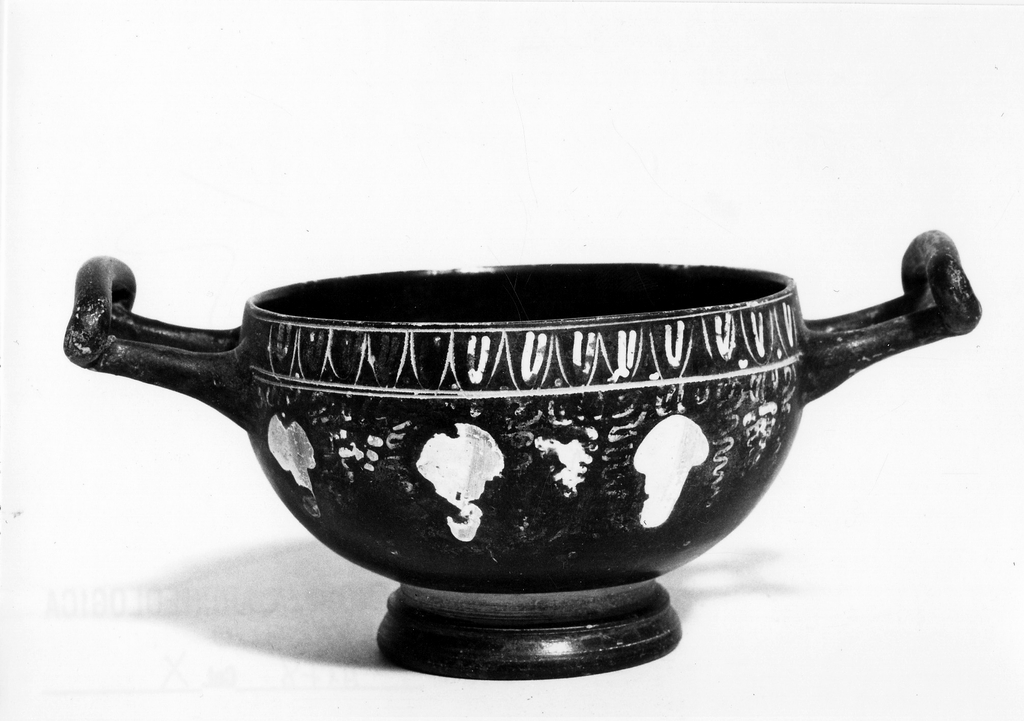 tazza - fabbrica locale (fine sec. IV a.C)