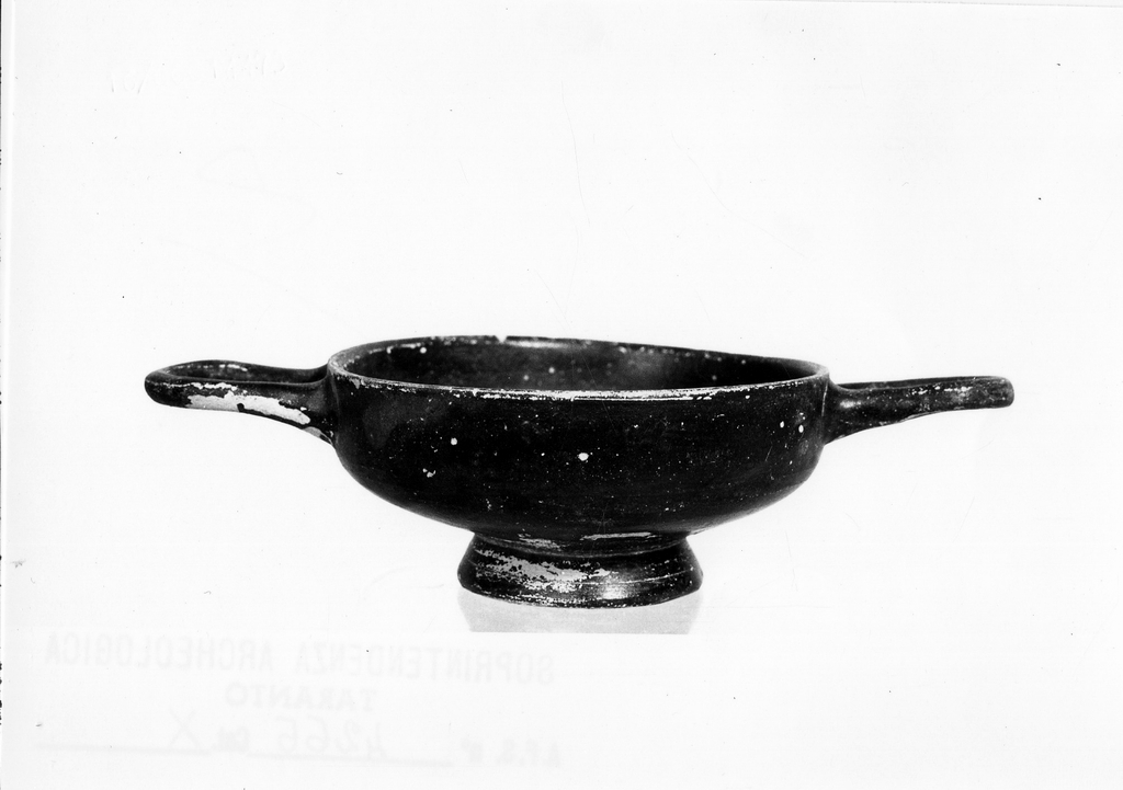 tazza - fabbrica locale (fine sec. IV a.C)