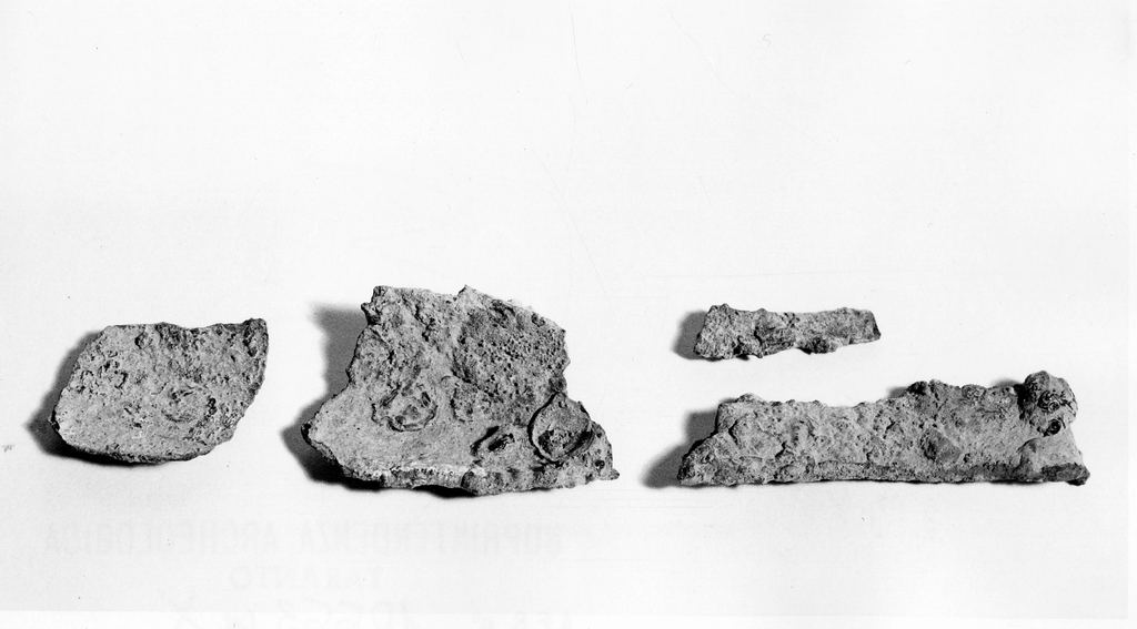 strigile/ frammento - fabbrica locale (secc. IV a.C. - III a.C)
