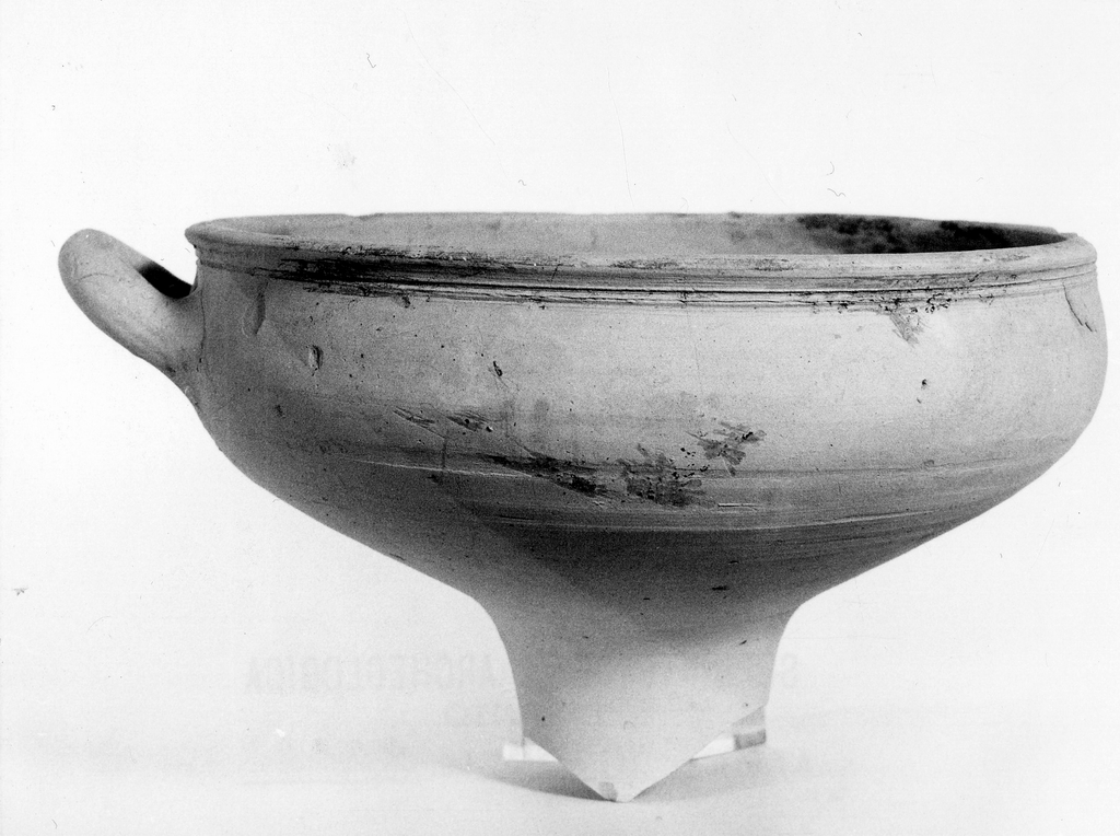 coppa - fabbrica locale (sec. IV a.C)