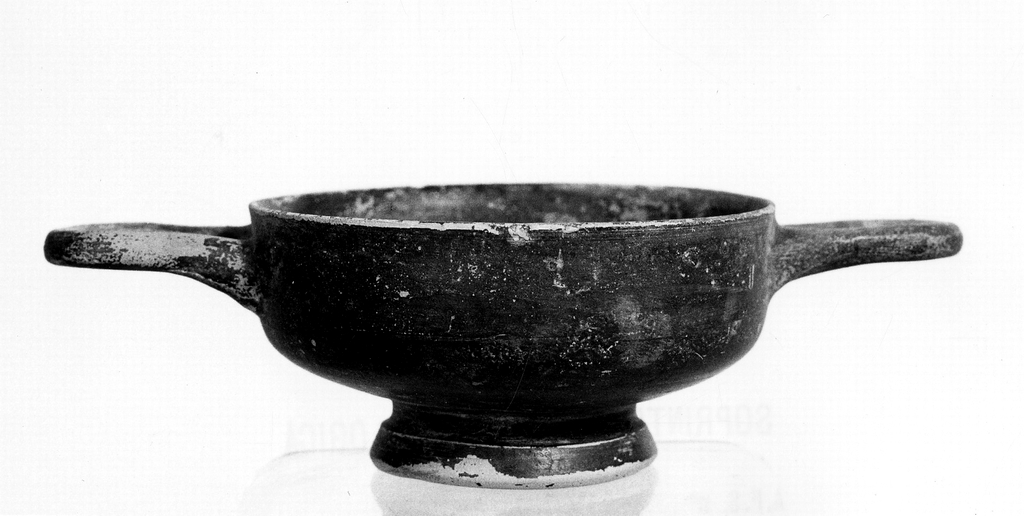 tazza - fabbrica locale (fine sec. IV a.C)