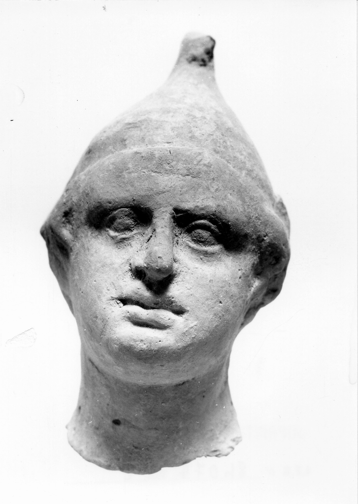 testa maschile - officina tarantina (metà sec. IV a.C)