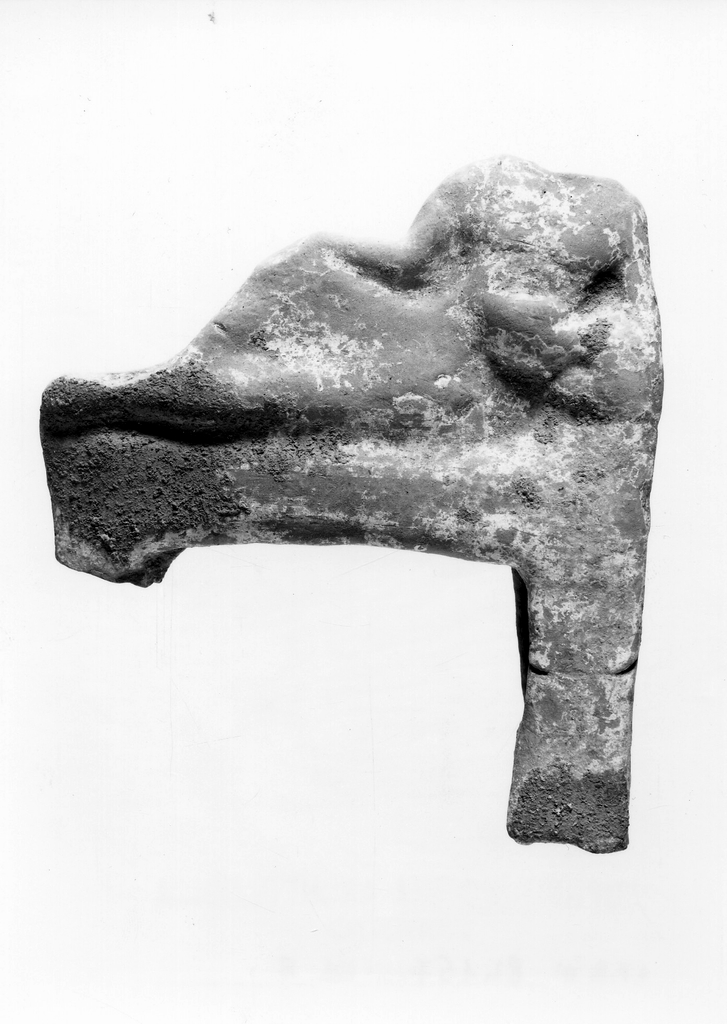 figura maschile gradiente (terracotta figurata) - officina tarantina (fine sec. VI a.C)