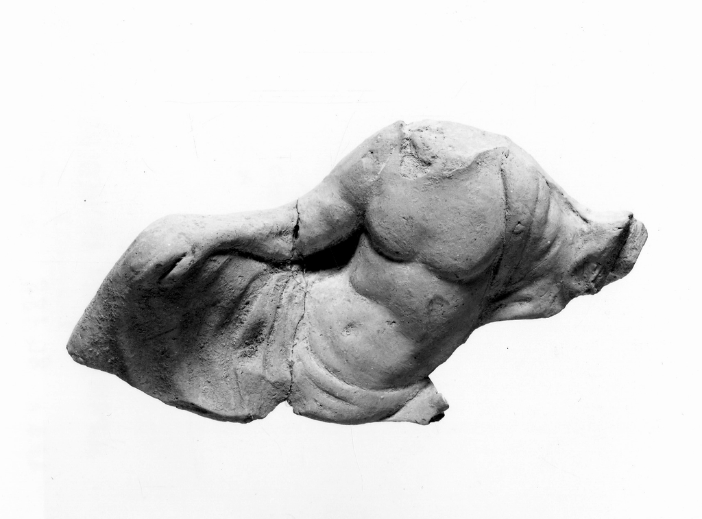 figura maschile recumbente (terracotta figurata) - officina tarantina (sec. IV a.C)