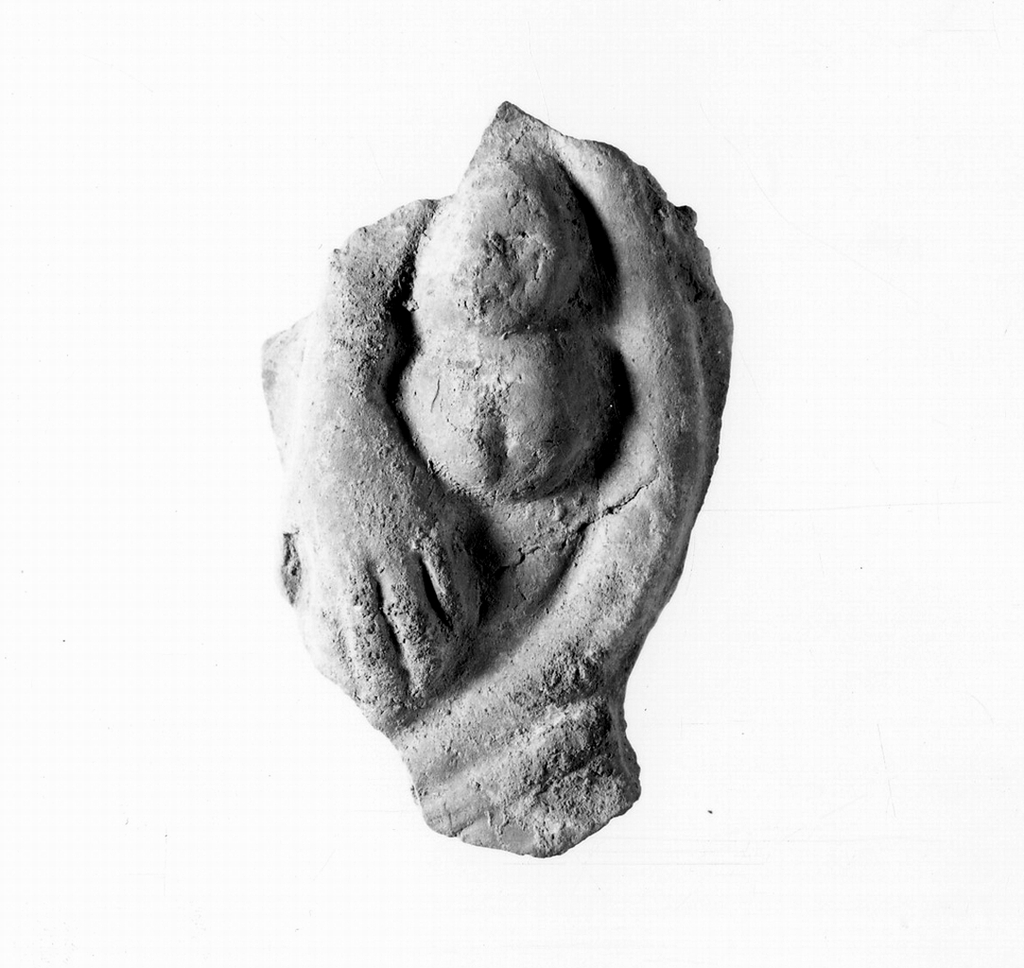 figura maschile recumbente su kline (terracotta figurata) - officina tarantina (sec. V a.C)