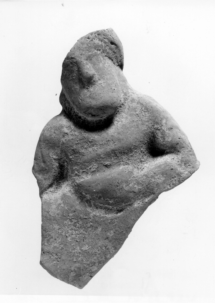 figura maschile barbata recumbente (terracotta figurata) - officina tarantina (fine sec. VI a.C)
