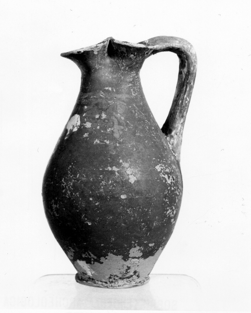 oinochoe a bocca trilobata - fabbrica tarantina (sec. III a.C)