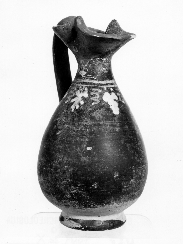 oinochoe a bocca trilobata - fabbrica locale (secc. IV a.C. - III a.C)