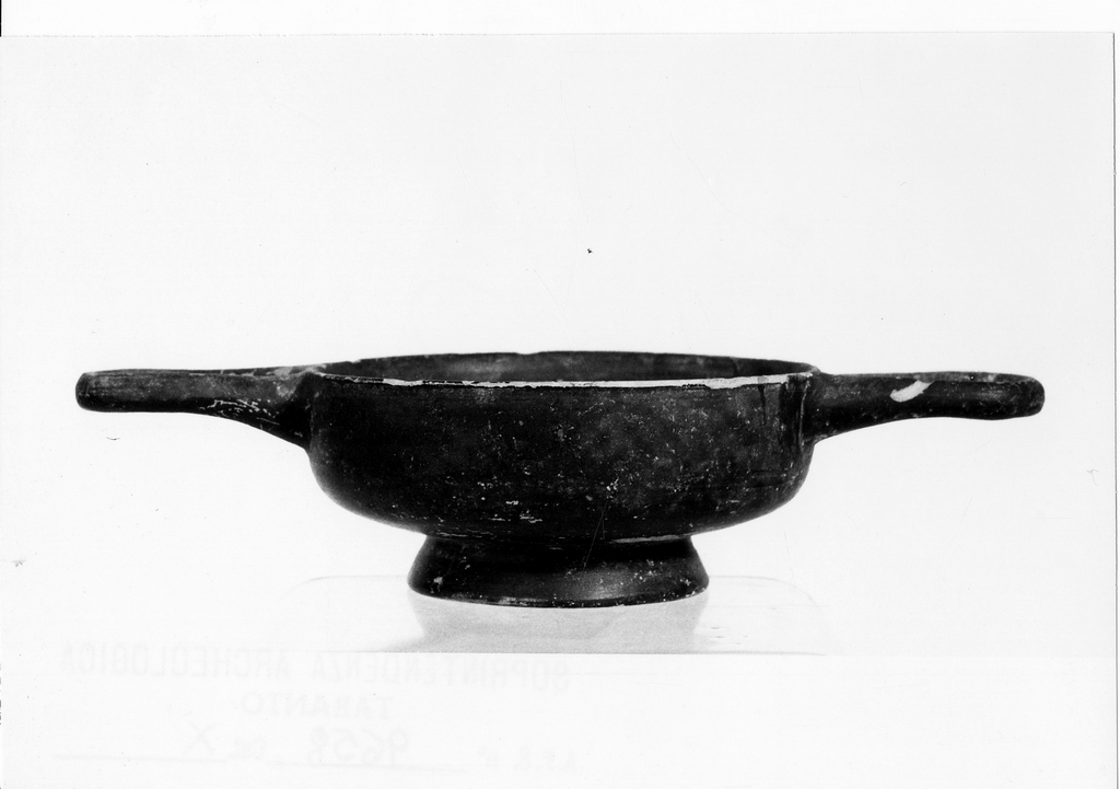 tazza - produzione locale (inizio sec. III a.C)