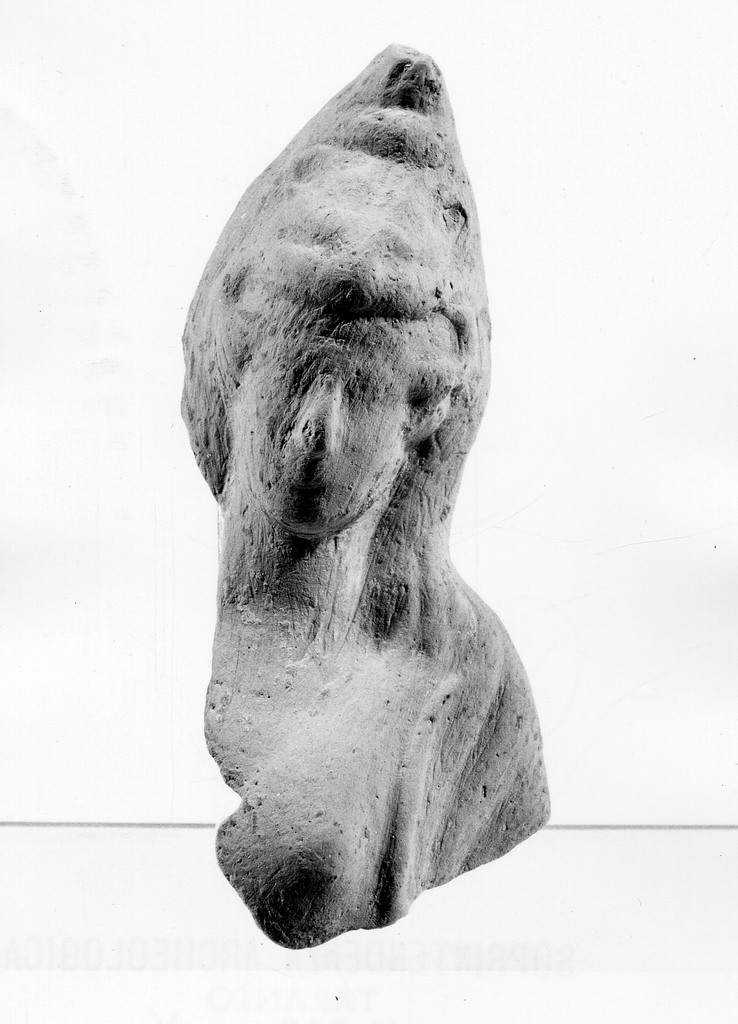 Artemis-Bendis (terracotta figurata) - fabbrica tarantina (inizio sec. IV a.C)