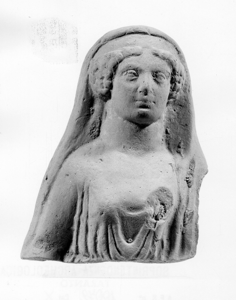 Persefone-Kore (terracotta figurata) - fabbrica tarantina (fine sec. V a.C)