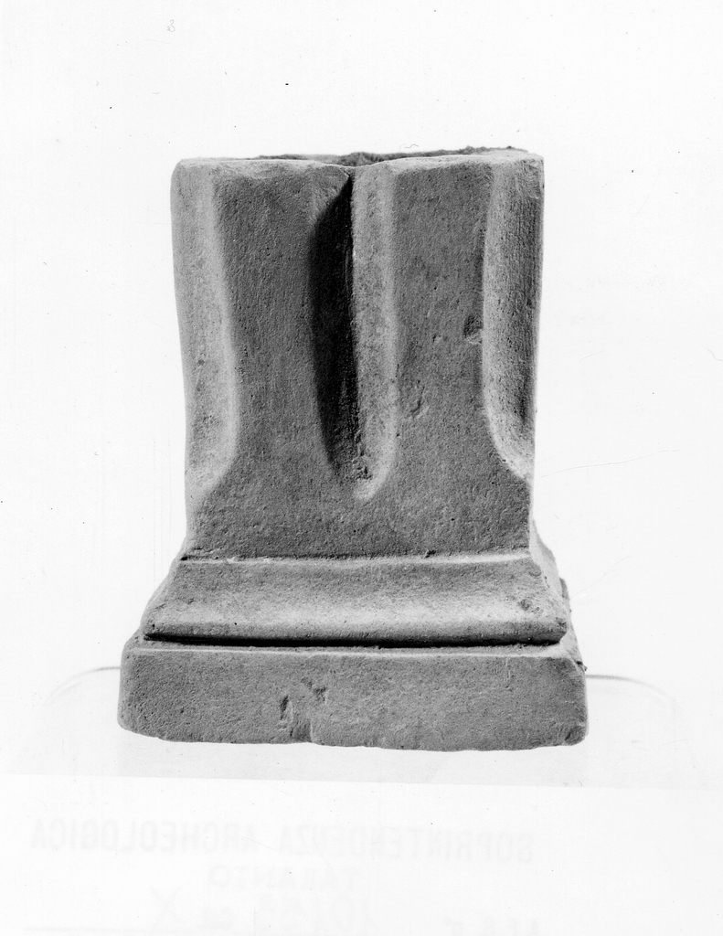 pilastro - fabbrica tarantina 