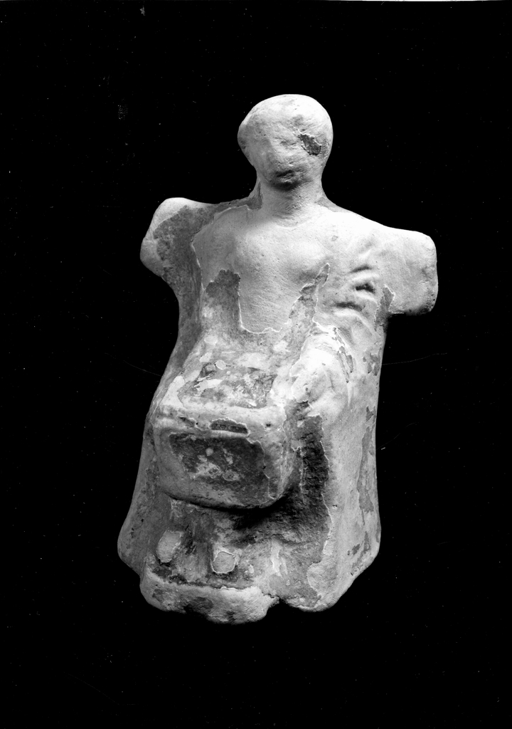 figura femminile in trono (statuetta femminile) - officina tarantina (inizio sec. V a.C)