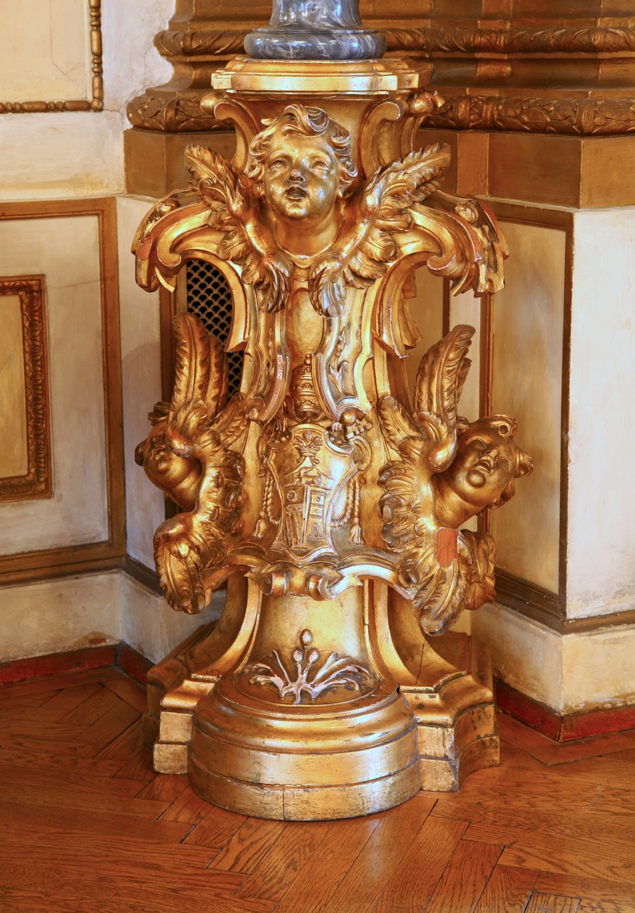 piedistallo - ambito italiano (sec. XVIII)