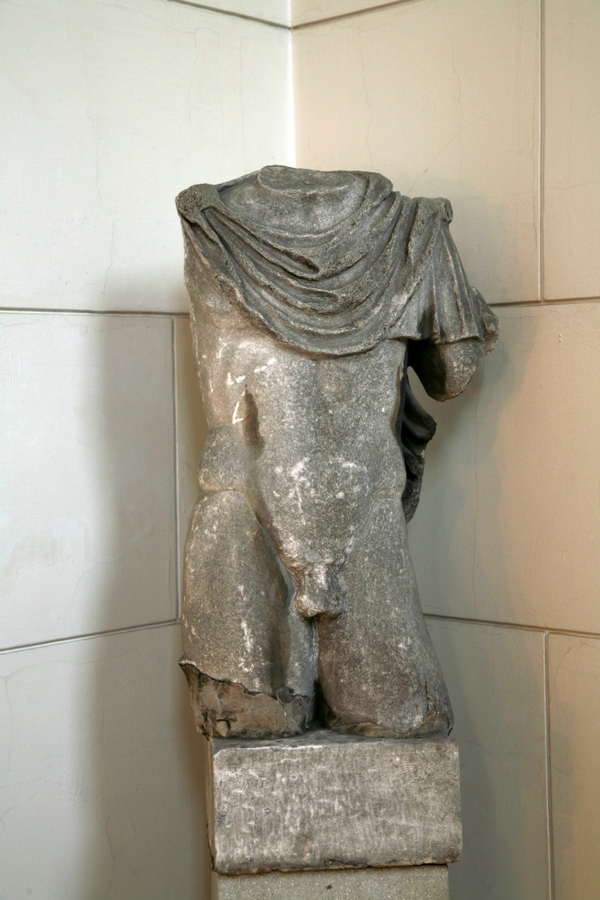 Torso virile (scultura) (Eta' di Adriano)