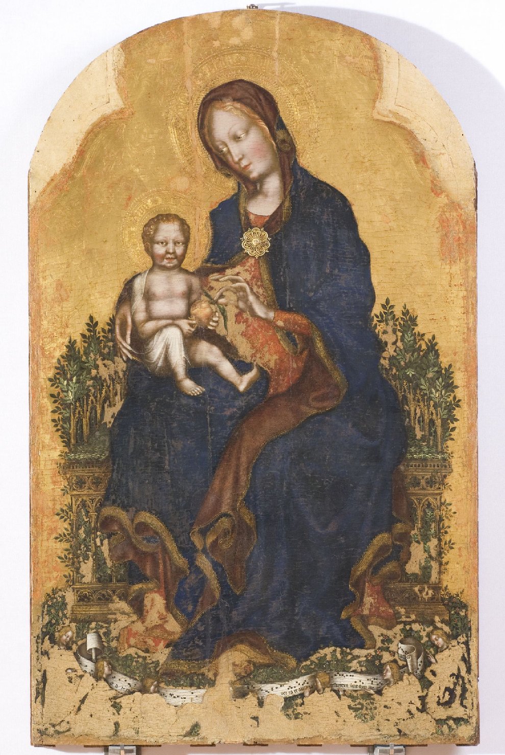 Madonna in trono con Bambino e angeli (dipinto, opera isolata) di Gentile da Fabriano (inizio sec. XV)