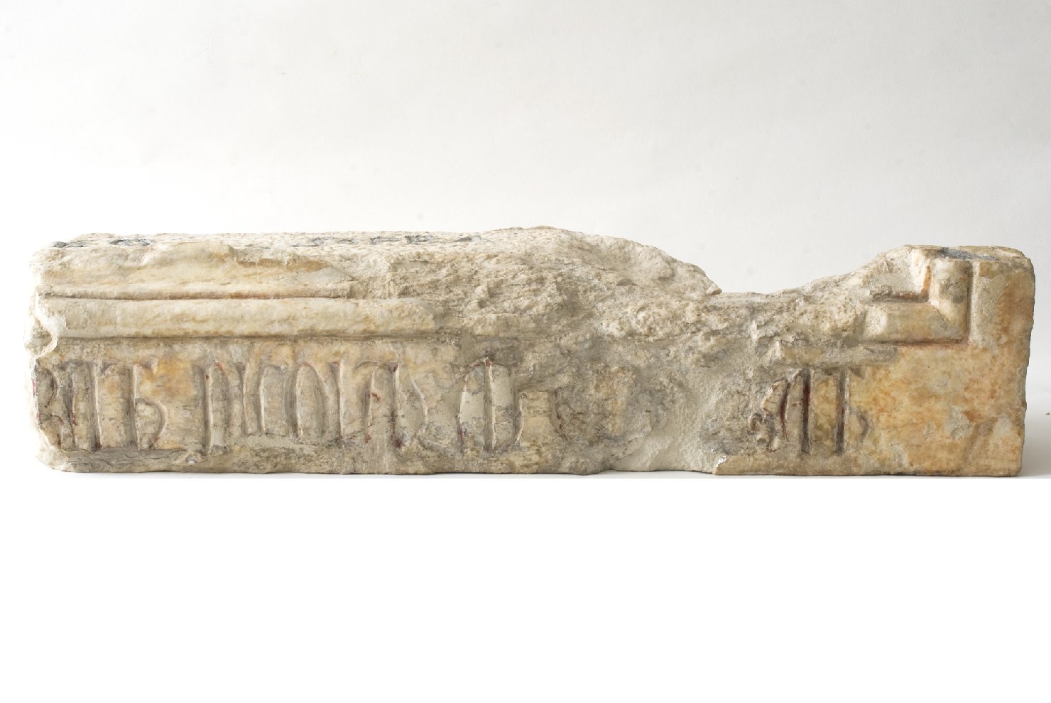 iscrizione (decorazione plastico-architettonica, frammento) di Pisano Nicola (attribuito), Giovanni Pisano (attribuito) (sec. XIII)