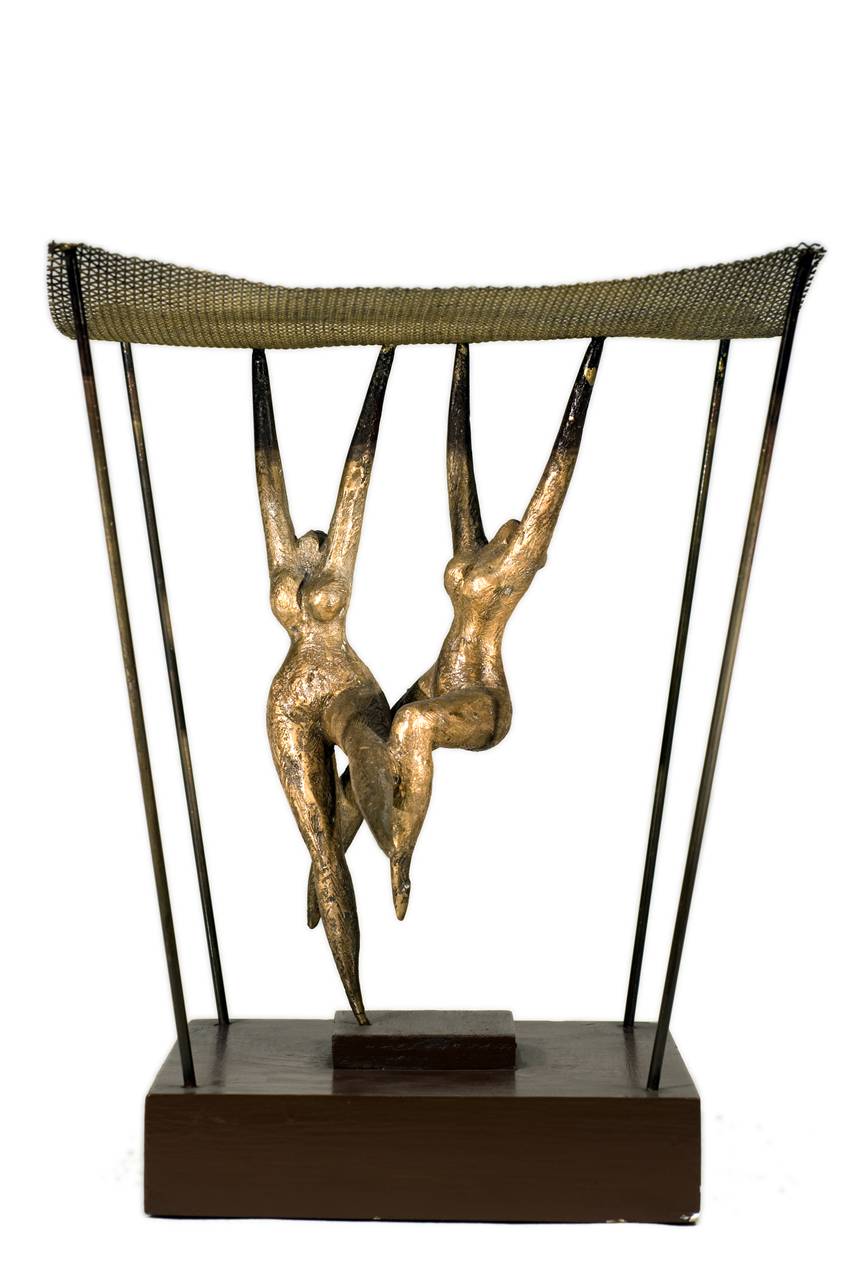 Ramblers, Leaping Figures, saltatrici con rete (scultura) di Friscia Albert (sec. XX)