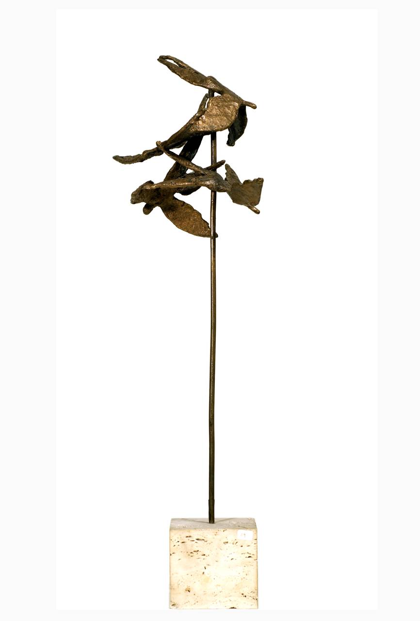 Pole Vaulters 3 figures, motivo decorativo geometrico e animali (scultura) di Friscia Albert (sec. XX)