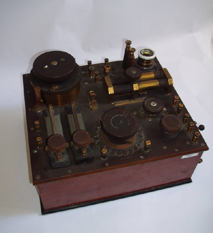 ricevitore a carborundum e triodo di Round (ricevitore, a cristallo rivelatore e valvola amplificatrice) di Marconi Company, Officine Radiotelegrafiche Marconi, Round Henry Joseph, Marconi Guglielmo (primo quarto sec. XX)