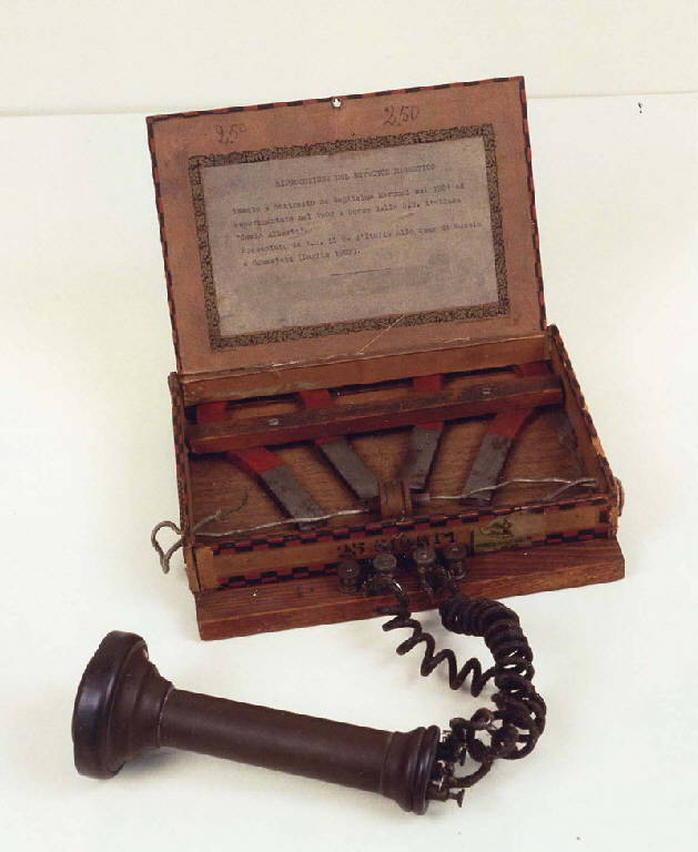 detector magnetico Marconi in scatola di sigari (ricevitore, di Marconi a rivelazione magnetica) di Marconi Guglielmo (secondo quarto sec. XX)