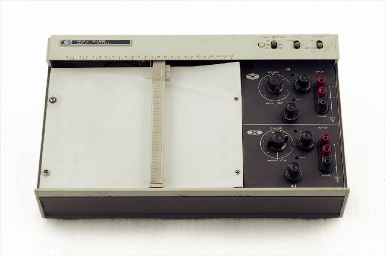 Modello HP 7035B (registratore di coordinate) di Hewlett-Packard (sec. XX)