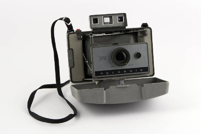 Polaroid Automatic Land Camera 320 (apparecchio fotografico, a sviluppo rapido, a soffietto, a controllo manuale) di Polaroid Corporation, Zeiss Ikon (sec. XX)