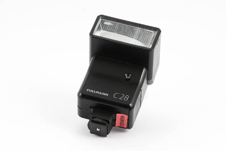 Cullmann C28 (flash, elettronico, automatico e manuale, a batterie) di Cullmann (sec. XX)