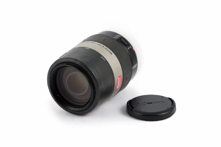 Minolta V APO-lens 80-240 (obiettivo fotografico) di Minolta Co. Ltd (sec. XX)