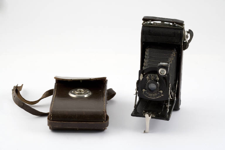 No. 1 Pocket Kodak Camera Serie II (apparecchio fotografico, pieghevole, a soffietto, a pellicola in rullo 120) di Eastman Kodak Co, Canadian Kodak Company Ltd (sec. XX)