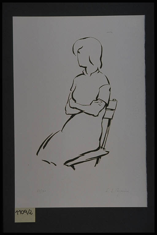 Figura femminile con le braccia conserte seduta su una sedia (stampa, elemento d'insieme) di Pagnini Lilio Domenico, Pagnini Lilio Domenico (terzo quarto sec. XX)