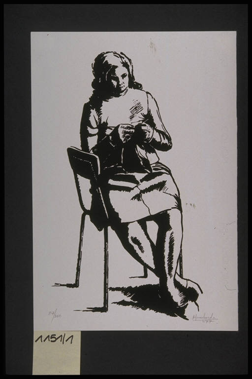 Figura femminile seduta che lavora a maglia (stampa, elemento d'insieme) di Lombardo Luigi, Lombardo Luigi (terzo quarto sec. XX)