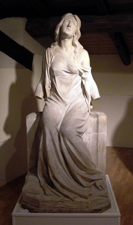 Figura femminile seduta con sguardo rivolto al cielo (statua, opera isolata) di Ricci Antonio (secondo quarto sec. XX)