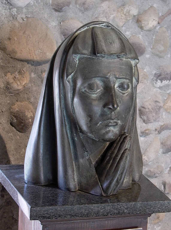 Donna orante (scultura, opera isolata) di Repossi Pietro (metà sec. XX)