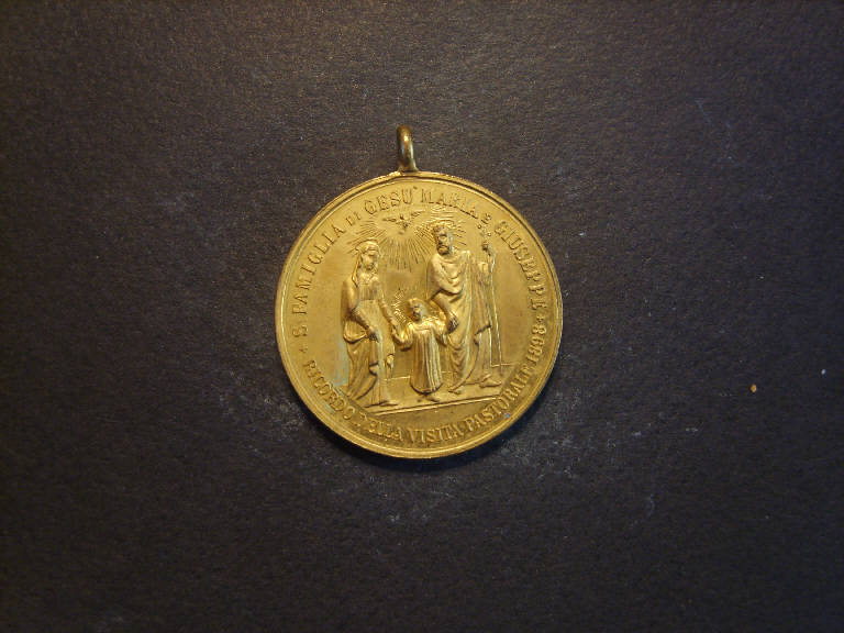 Medaglia commemorativa della visita pastorale del 1898, Sacra Famiglia in cammino/ San Carlo Borromeo (medaglia, opera isolata) - ambito italiano (sec. XIX)
