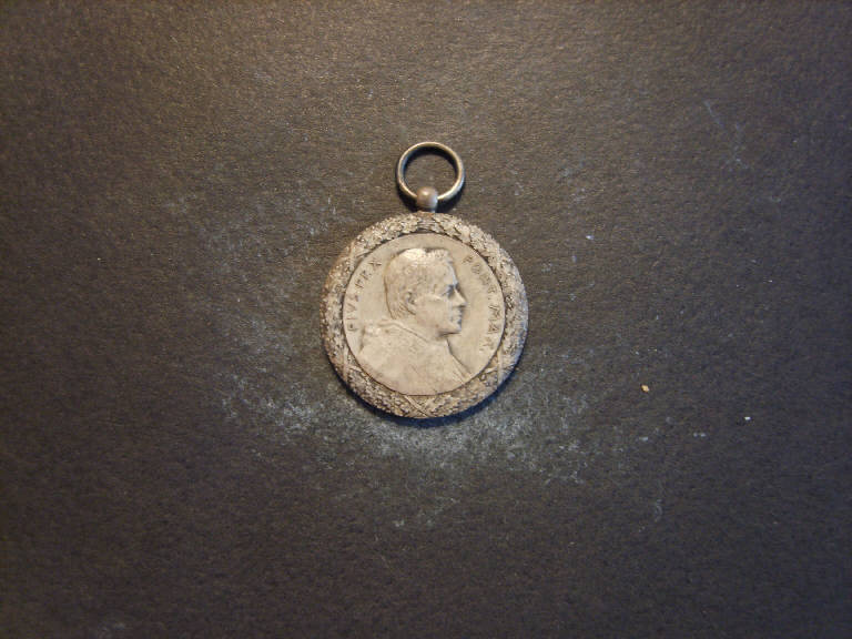 Medaglia commemorativa del 50° di sacerdozio di papa Pio X, Ritratto di papa Pio X (medaglia, opera isolata) - ambito italiano (sec. XX)