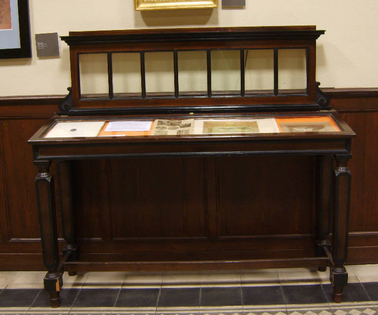 bacheca con alzata, opera isolata - ambito italiano (fine sec. XIX)