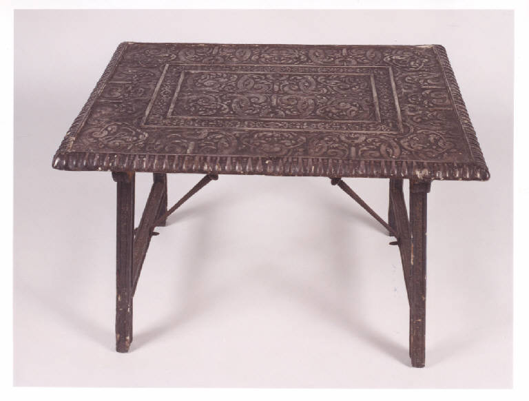 tavolo - da viaggio, opera isolata - manifattura spagnola (prima metà sec. XVII)