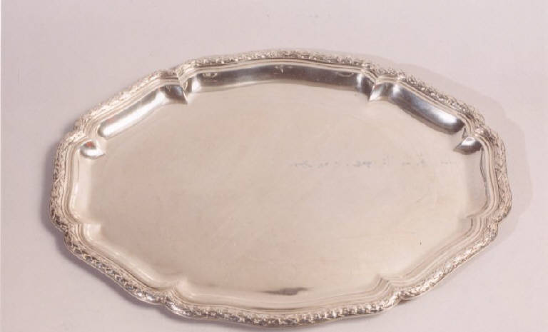 vassoio, opera isolata - manifattura italiana (prima metà sec. XX)