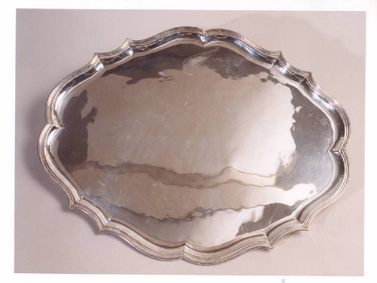 vassoio, opera isolata - manifattura italiana (prima metà sec. XX)