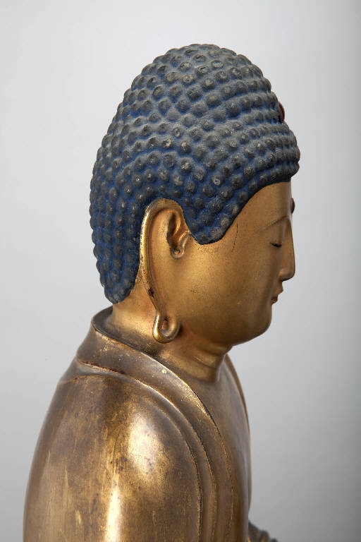 Buddha (statua) - manifattura giapponese (secc. XVIII/ XIX) <br>Condizioni d'uso: <a class='link-esterno' href='https://docs.italia.it/italia/icdp/icdp-pnd-circolazione-riuso-docs/it/v1.0-giugno-2022/testo-etichetta-BCS.html' target='_bcs'>Beni Culturali Standard (BCS)</a>