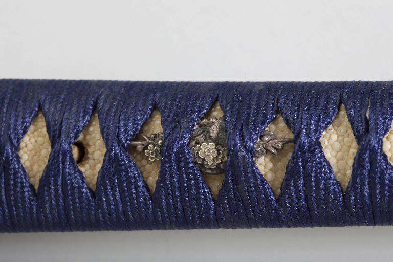 Motivi decorativi vegetali, Motivi decorativi geometrici (spada) - manifattura giapponese (secc. XVII/ XIX)