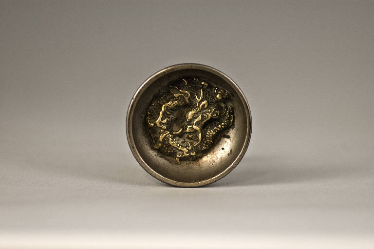 Posacenere, OGGETTO (scultura, opera isolata) - ambito giapponese (sec. XIX)